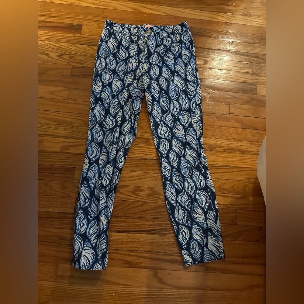 EUC Lilly Pulitzer Keliani Stretch Pant in pattern Drop in Navy in Size 8